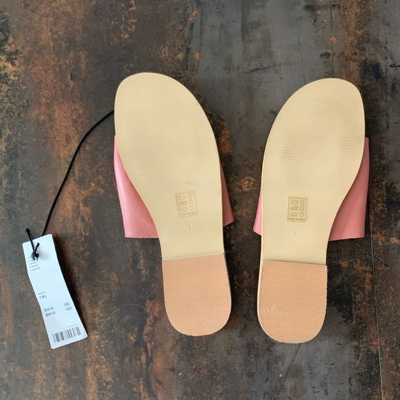 Urban Outfitters tan slides - Picture 3 of 7